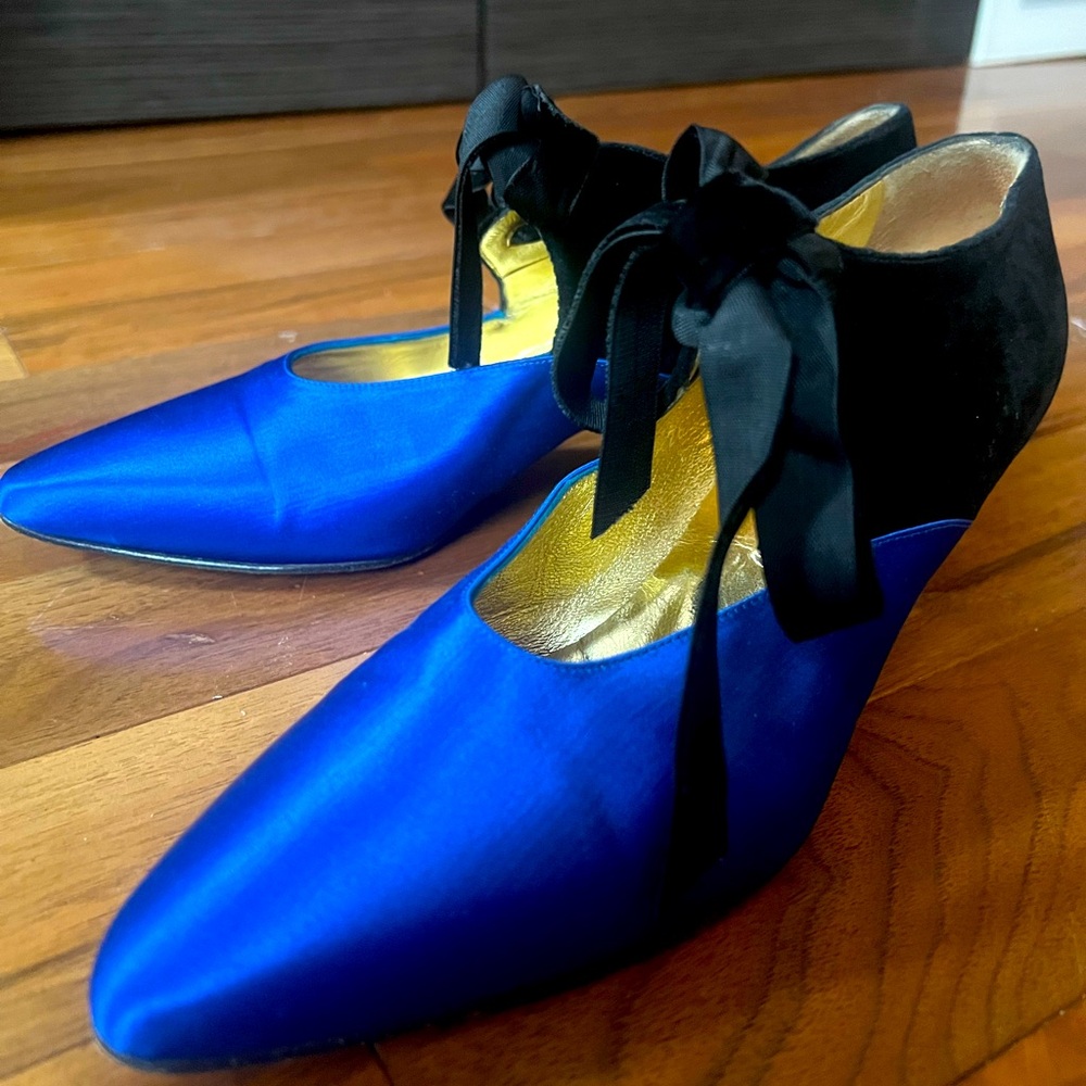 Escada two-tone kitten heel shoes